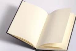 Anaconda Notizbuch/Notebook/Blank Book, punktiert, textiles Gummiband, schwarz, Hardcover (A5), 120g/m² Papier*Anaconda Verlag Online