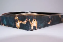 Loewe Verlag GmbH Romantic Suspense*Before the Sun Shatters (Scandalous Secrets, Band 1)