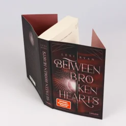 Carlsen Verlag GmbH Young Adult|Liebesromane*Beneath Cursed Stars 2: Between Broken Hearts