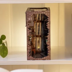 Booknook - Tiny Adventures Diagon Alley - Harry Potter*Revell Hot