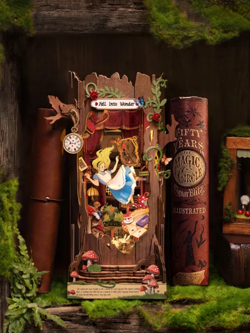 Booknook: Alice Adventure*Robotime Outlet