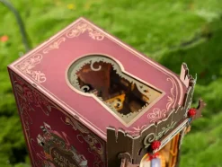 Booknook: Alice Adventure*Robotime Outlet