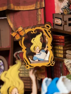 Booknook: Alice Adventure*Robotime Outlet