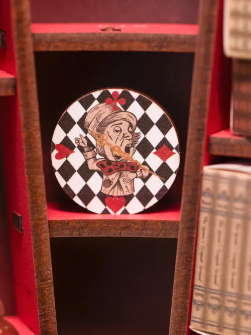 Booknook: Alice Adventure*Robotime Outlet