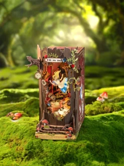 Booknook: Alice Adventure*Robotime Outlet