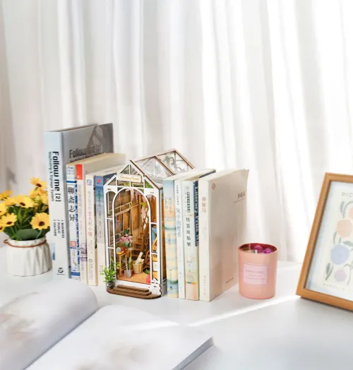 booknook: Gardenhouse*Robotime Clearance