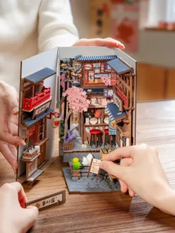 Booknook: Sakura Wine Alley*Robotime Sale