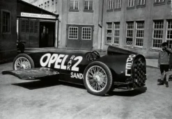 teNeues Verlag GmbH Automobile*Classic Cars Review