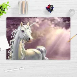 Cover-your-desk Schreibtischunterlagen*Schreibtischunterlage für Kinder und Erwachsene weißes Einhorn vor lila Hintergrund, aus hochwertigem Vinyl , 60 x 40 cm