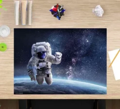 Cover-your-desk Schreibtischunterlagen*Schreibtischunterlage für Kinder und Erwachsene Astronaut im Weltall, aus hochwertigem Vinyl , 60 x 40 cm
