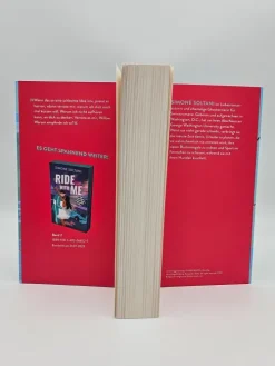 Piper Verlag GmbH Sports Romance*Cross the Line - Auf der Rennstrecke kämpft er um den Sieg, im Leben um ihr Herz