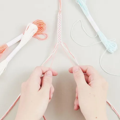 DIY Freundschaftsarmbänder Set, Pastel Colours,10 x 8 m Stickgarn in 10 verschiedenen Farben, 100 % Baumwolle, Neon 100% Polyester*Rico Design GmbH & Co.KG Sale