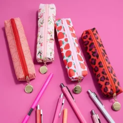 Easy Pencil Case Strawberries*CEDON MuseumsShops GmbH