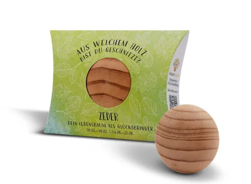 JOJO Achtsamkeit & Gesundheit-Handschmeichler Zeder 45mm mit Baumhoroskop
