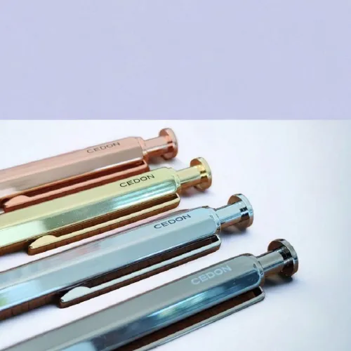 Kugelschreiber in Box gold*CEDON MuseumsShops GmbH