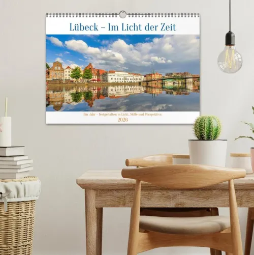 Calvendo Wandkalender-Lübeck - Im Licht der Zeit (Wandkalender 2026 DIN A3 quer), Monatskalender