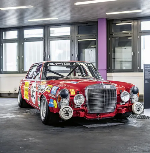 Mercedes-Benz Milestones*teNeues Verlag GmbH