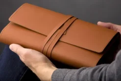 Bookchair Vertrieb Lesen & Geschichten-MILANO M (braun) | variable Buchhülle aus Leder | Echtes Leder