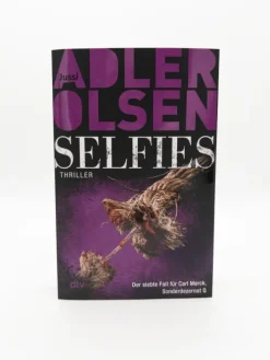 dtv Verlagsgesellschaft Politthriller-Selfies