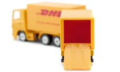 - LKW mit Anhänger DHL*siku New