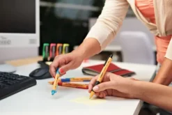 Kugelschreiber Druck-Kugelschreiber pointball, 4er Set - blau, schwarz, rot, grün*STABILO New