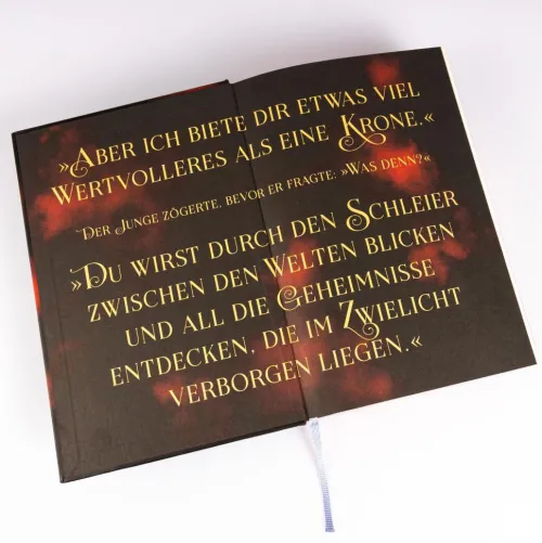 Carlsen Verlag GmbH Romantasy|Büchertrends Auf Social Media*The Fallen and the Kiss of Dusk (Crowns of Nyaxia 4)