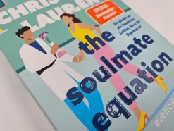Piper Verlag GmbH Romantic Comedy-The Soulmate Equation - Sie glaubt an die Macht der Zahlen, bis er ihr Ergebnis ist