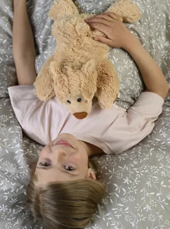 Greenlife Value Puppen & Stofftiere-Warmies 1067 - Liegender Bär, Wärmestofftier